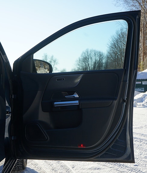 Mercedes-Benz B220 29 of 30