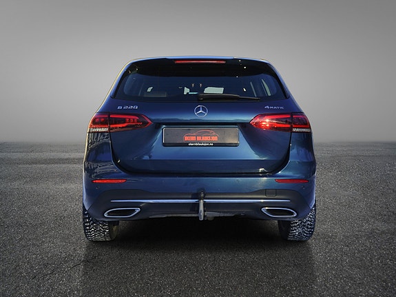 Mercedes-Benz B220 11 of 30