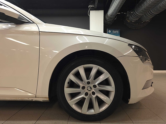 Skoda Superb 12 of 30