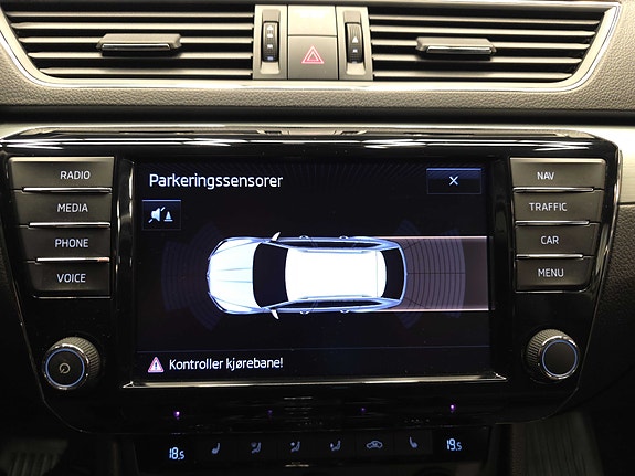 Skoda Superb 22 of 30