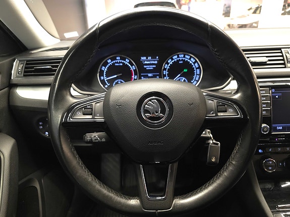 Skoda Superb 15 of 30