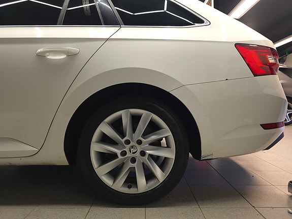 Skoda Superb 5 of 30