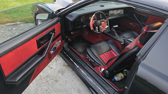 Pontiac Trans Am 4 of 5