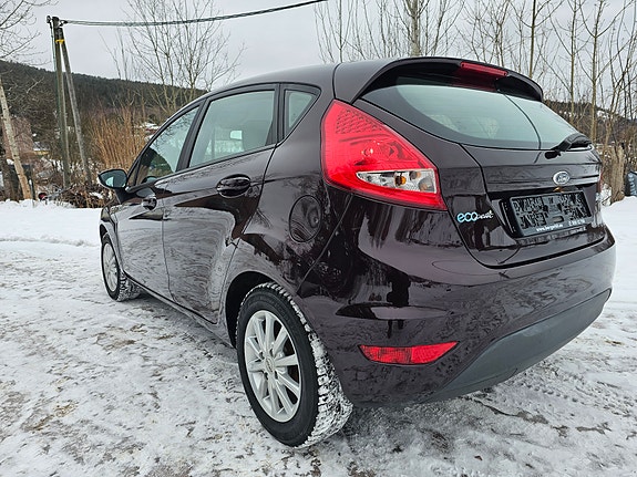 Ford Fiesta 2 of 5