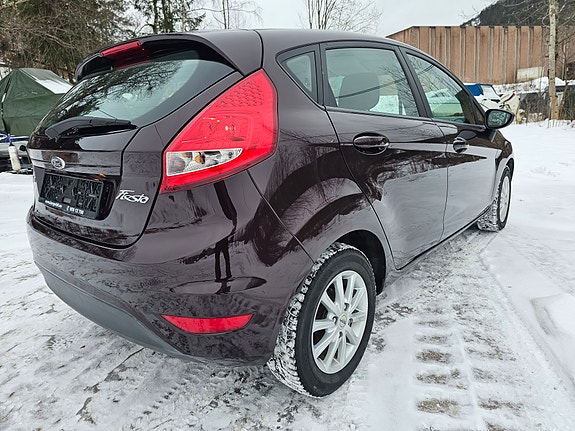 Ford Fiesta 3 of 5