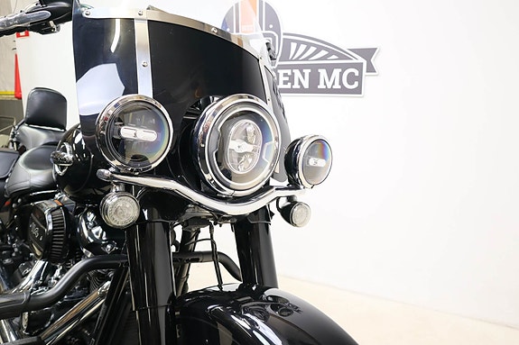 Harley-Davidson FLHCS 1868 ABS Softail Heritage 114 12 of 17