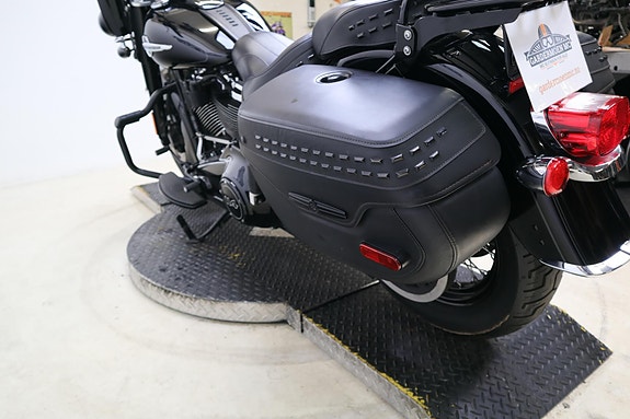 Harley-Davidson FLHCS 1868 ABS Softail Heritage 114 7 of 17