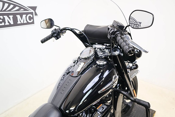 Harley-Davidson FLHCS 1868 ABS Softail Heritage 114 4 of 17
