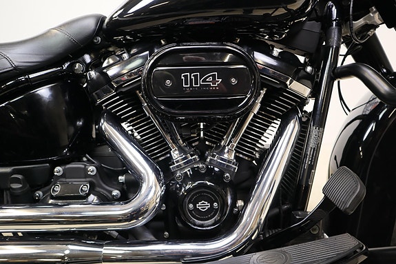 Harley-Davidson FLHCS 1868 ABS Softail Heritage 114 2 of 17