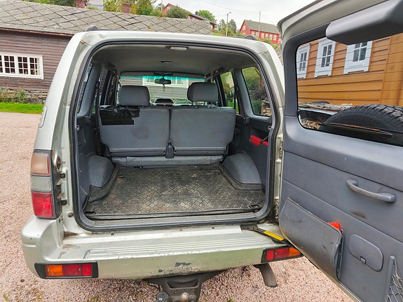 Toyota Land Cruiser 15 of 15