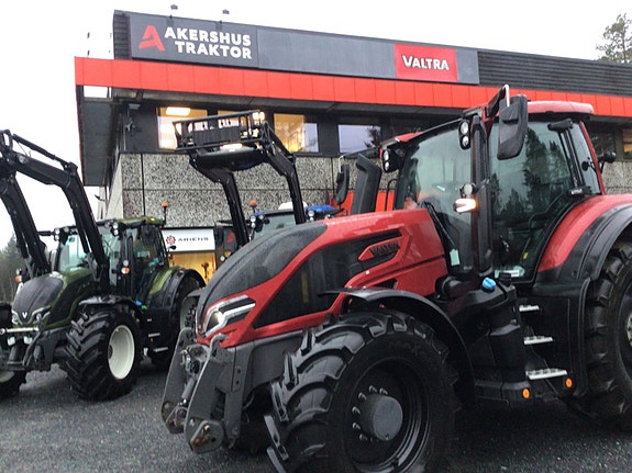 Valtra Q305 med sentralsmøring! Garanti! 2023, kr 1 829 000,-