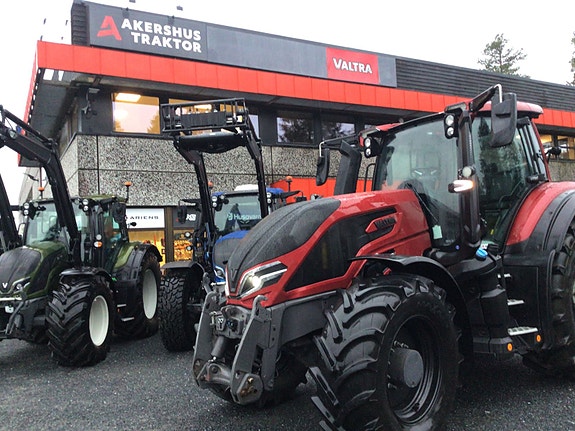 Valtra Q305 med sentralsmøring! Garanti! 2023, kr 1 829 000,-