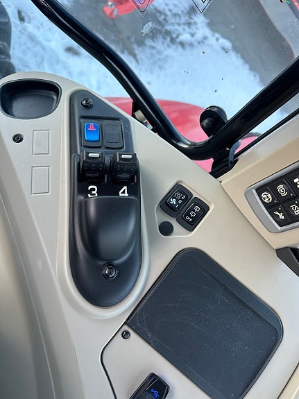 Massey Ferguson MF 7S.210 Fronthydraulikk/PTO/lasterbraketter/GPS 2024, kr 1 659 000,-