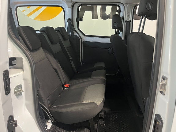 Renault Express 7 of 18