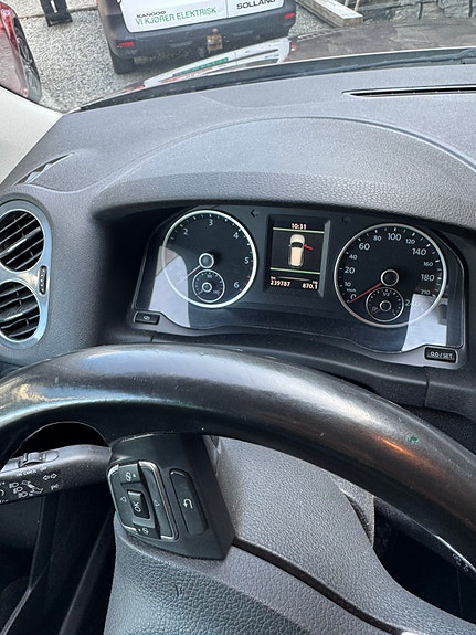 Volkswagen Tiguan 5 of 7