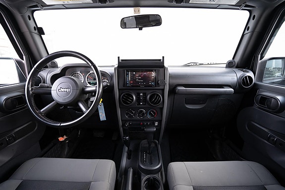 Jeep Wrangler 14 of 28