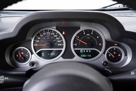 Jeep Wrangler 16 of 28