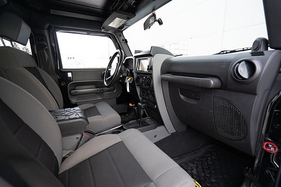 Jeep Wrangler 26 of 28