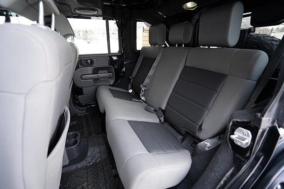 Jeep Wrangler 23 of 28