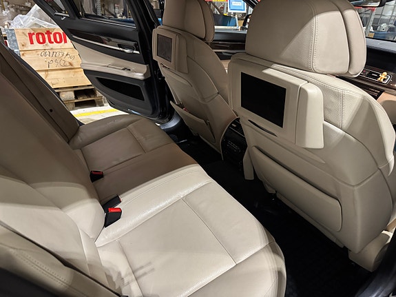 BMW 730d 24 of 24