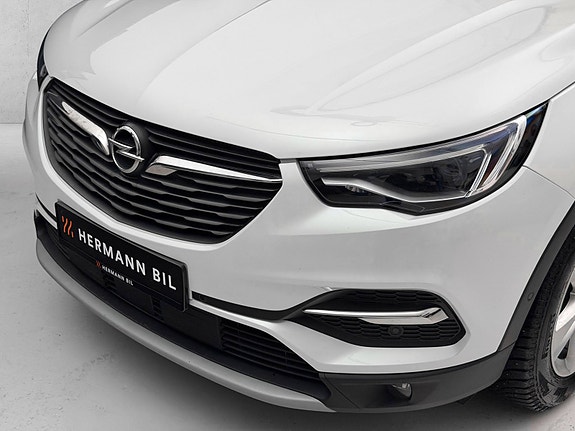 Opel Grandland X 2 of 5