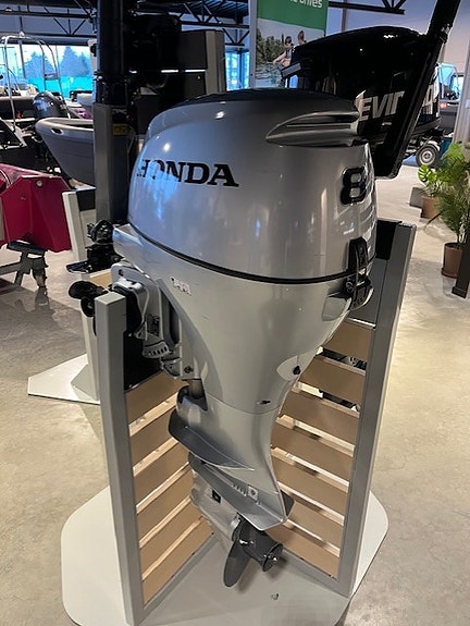 Honda BF 8 veldig lite brukt strøken motor 2021 mod. fortsatt garanti