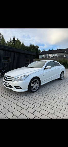 Mercedes-Benz E250 3 of 20