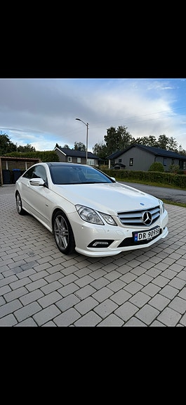 Mercedes-Benz E250 2 of 20