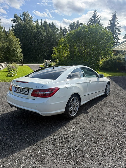 Mercedes-Benz E250 11 of 20
