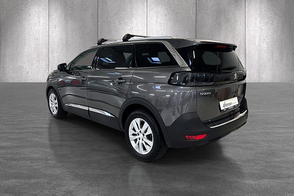 Peugeot 5008 3 of 5