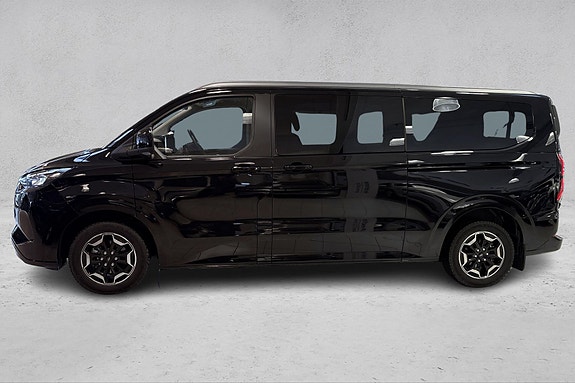 Ford Tourneo Custom 340L 2 of 5