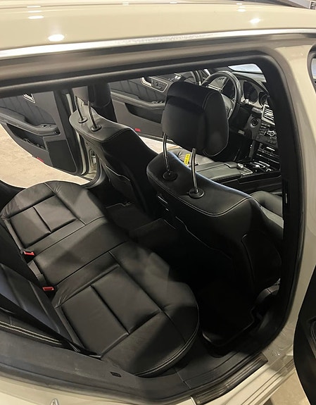 Mercedes-Benz E500 7 of 14