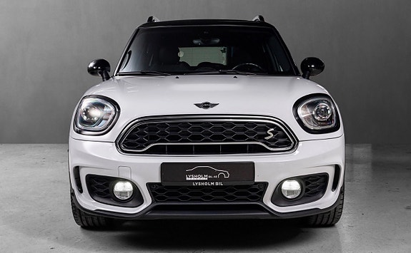 MINI Countryman Cooper 2 of 5