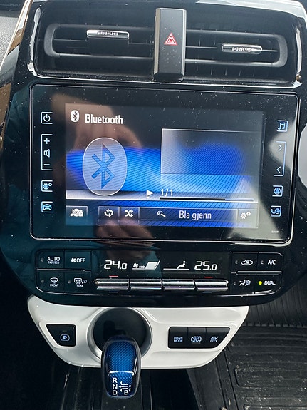 Toyota Prius Plug-in Hybrid 9 of 14