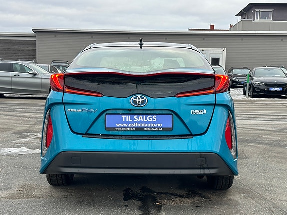 Toyota Prius Plug-in Hybrid 5 of 14