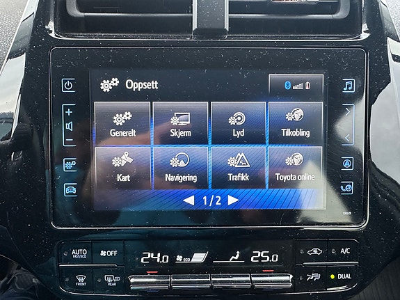 Toyota Prius Plug-in Hybrid 13 of 14