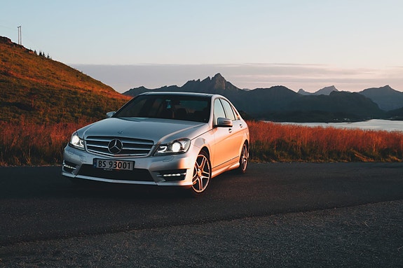 Mercedes-Benz C180 2 of 16