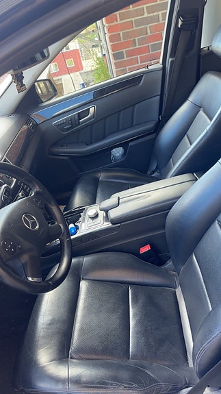 Mercedes-Benz E220 5 of 5