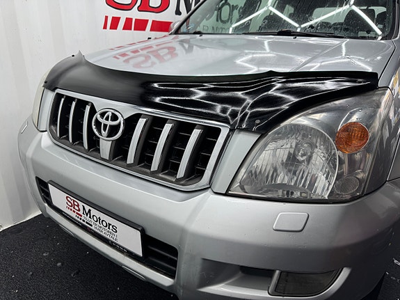 Toyota Land Cruiser 2 of 5