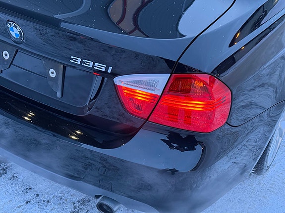 BMW 335i 9 of 22