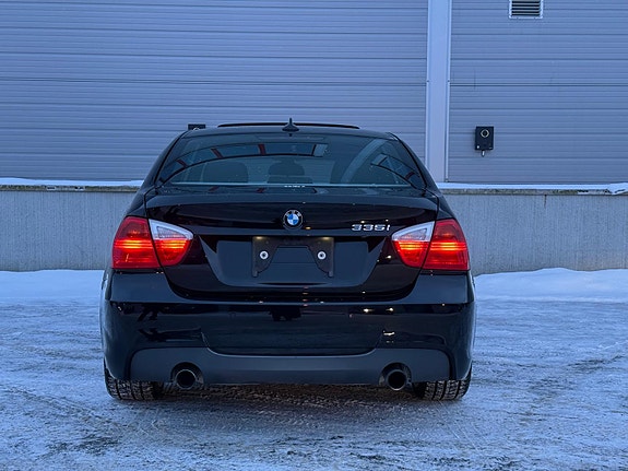 BMW 335i 8 of 22