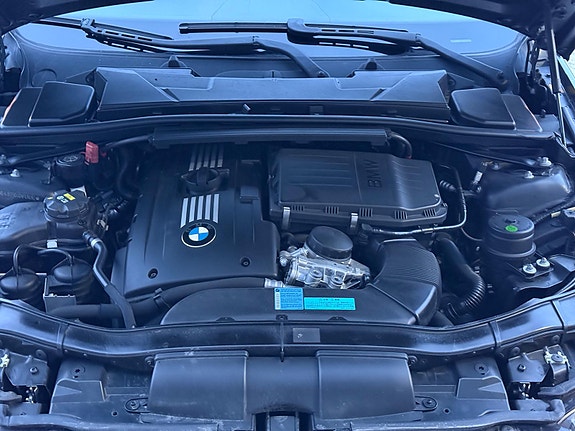 BMW 335i 12 of 22