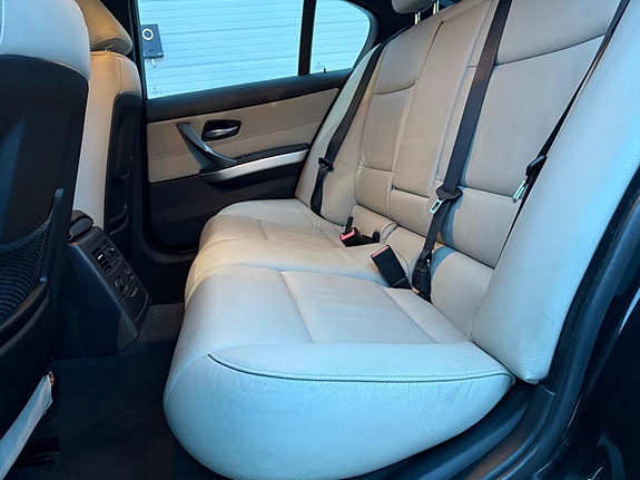 BMW 335i 21 of 22