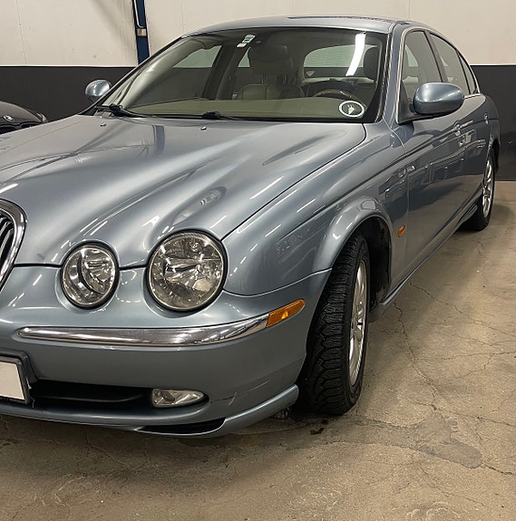Jaguar S-TYPE 3 of 5