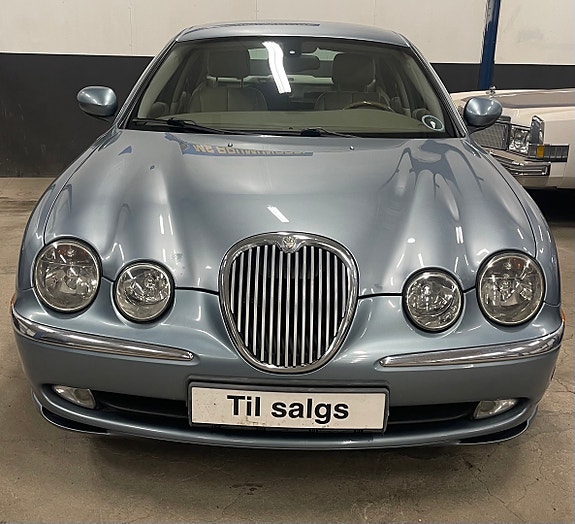 Jaguar S-TYPE 2 of 5