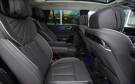 Hongqi E-HS9 20 of 30