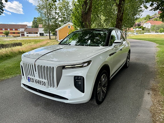Hongqi E-HS9 2 of 5