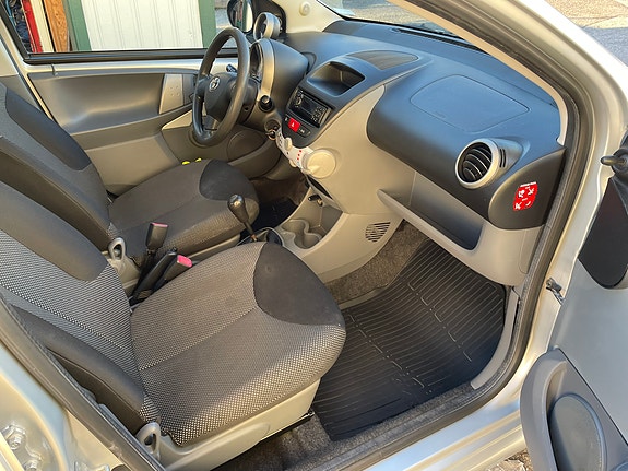 Toyota Aygo 7 of 11