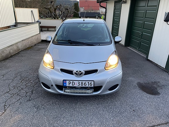 Toyota Aygo 2 of 11