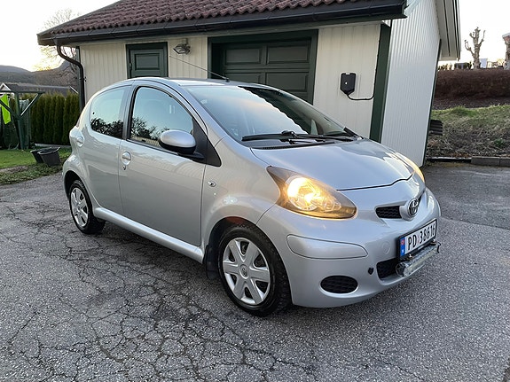 Toyota Aygo 3 of 11